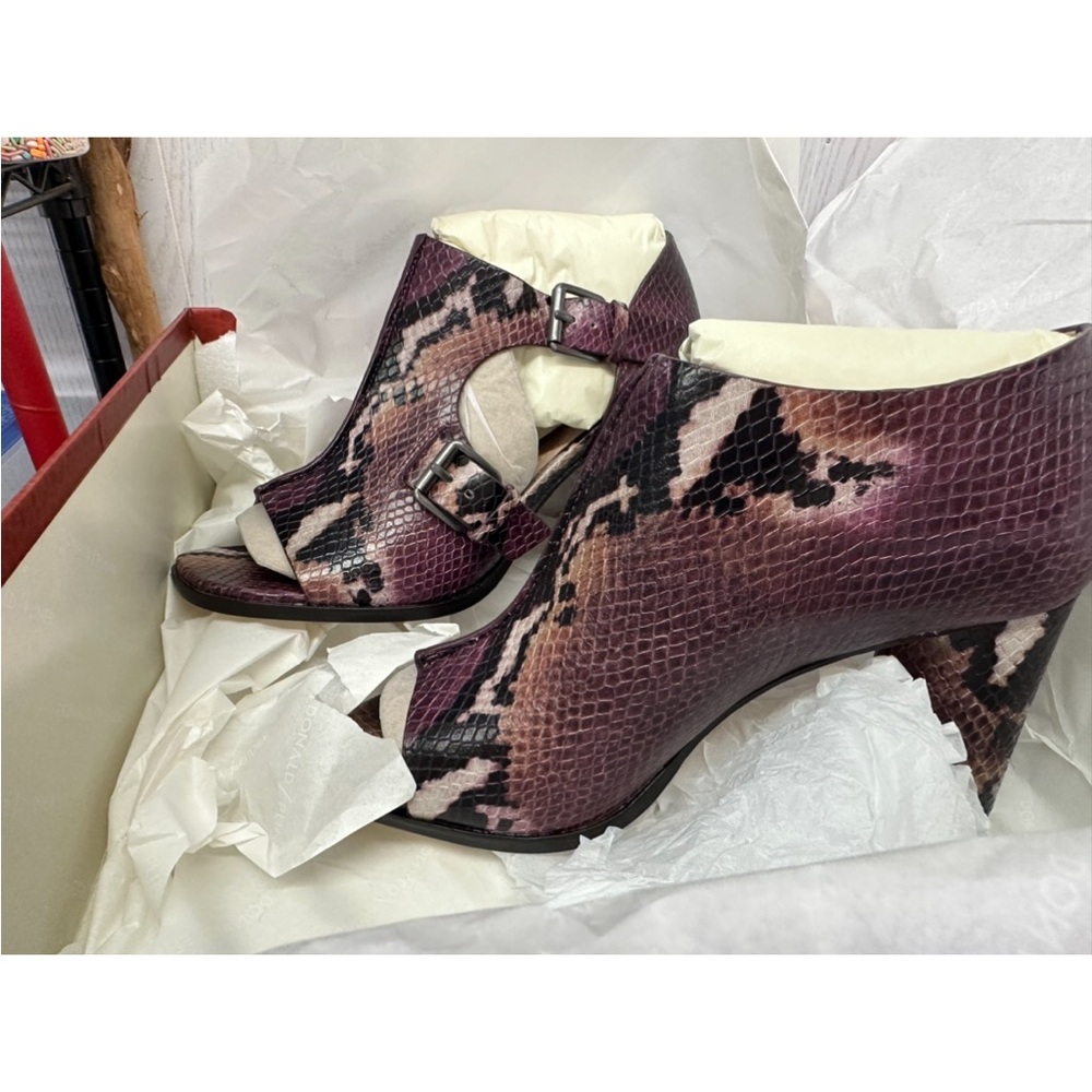 Donald Pliner heels NIB